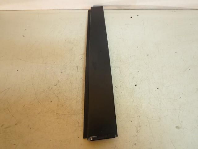 bontott VW TOURAN Bal hátsó Ajtókeret Burkolat