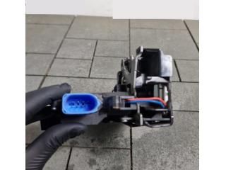 bontott VW TOURAN Bal hátsó Ajtózár