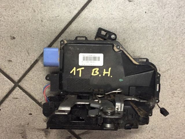 bontott VW TOURAN Bal hátsó Ajtózár