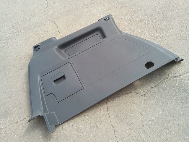 bontott VW TOURAN Bal hátsó Csomagtér Burkolat (Műanyag)