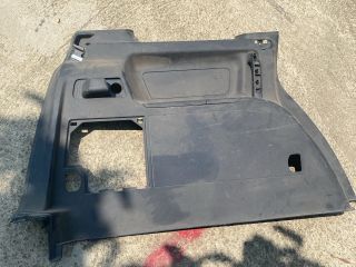 bontott VW TOURAN Bal hátsó Csomagtér Burkolat (Műanyag)