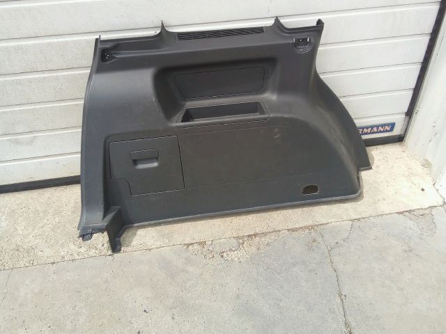 bontott VW TOURAN Bal hátsó Csomagtér Burkolat (Műanyag)