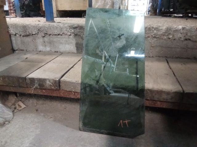 bontott VW TOURAN Bal hátsó Fixüveg (Ajtóban)