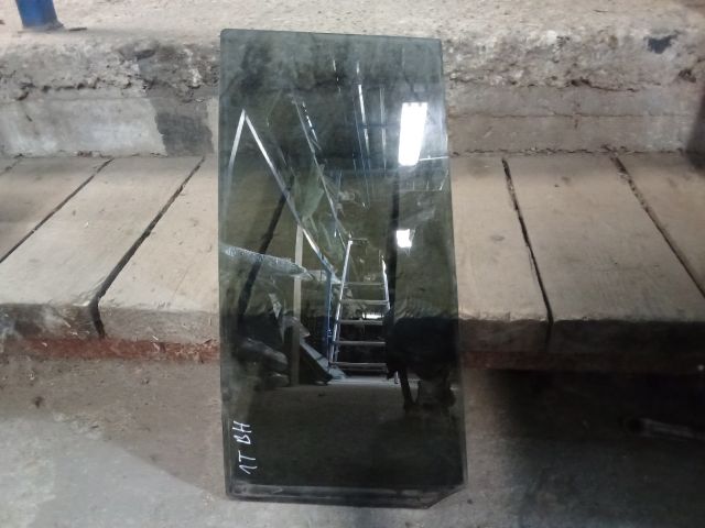 bontott VW TOURAN Bal hátsó Fixüveg (Ajtóban)