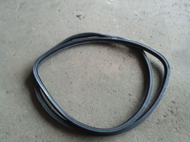 bontott VW TOURAN Bal hátsó Gumikéder