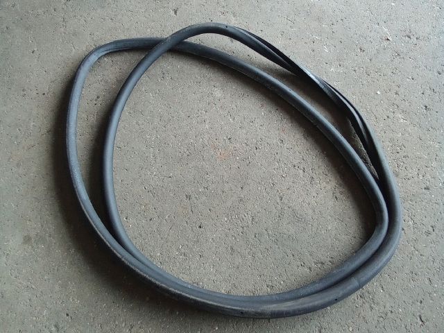 bontott VW TOURAN Bal hátsó Gumikéder