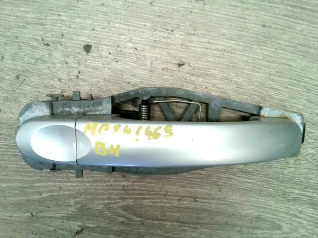 bontott VW TOURAN Bal hátsó Külső Kilincs