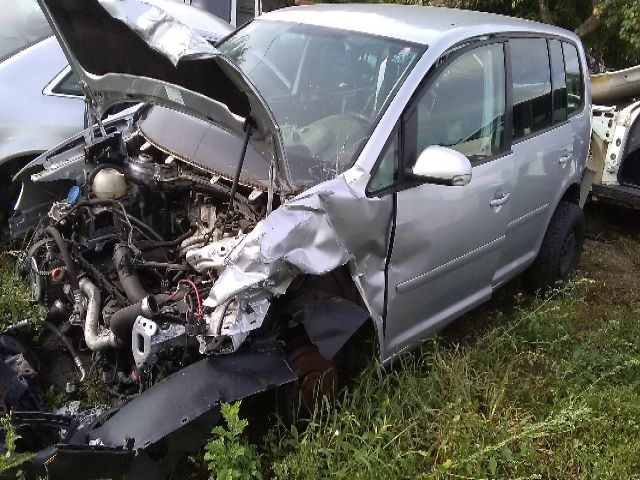 bontott VW TOURAN Bal hátsó Külső Kilincs