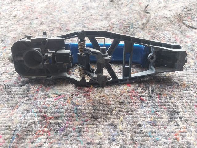 bontott VW TOURAN Bal hátsó Külső Kilincs