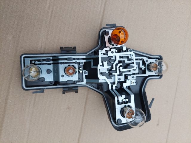 bontott VW TOURAN Bal Hátsó Lámpa Foglalat