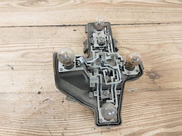 bontott VW TOURAN Bal Hátsó Lámpa Foglalat