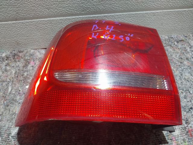 bontott VW TOURAN Bal Hátsó Lámpa