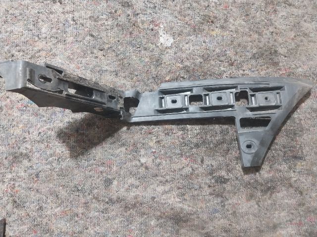 bontott VW TOURAN Bal hátsó Oldal Lökhárító Tartó (Műanyag)