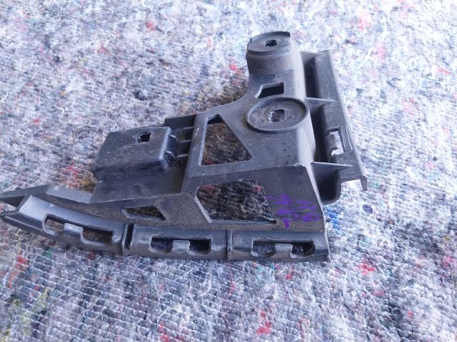 bontott VW TOURAN Bal hátsó Oldal Lökhárító Tartó (Műanyag)