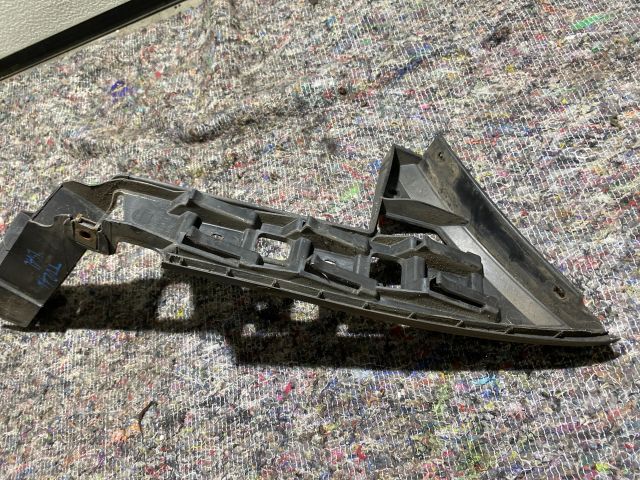 bontott VW TOURAN Bal hátsó Oldal Lökhárító Tartó (Műanyag)