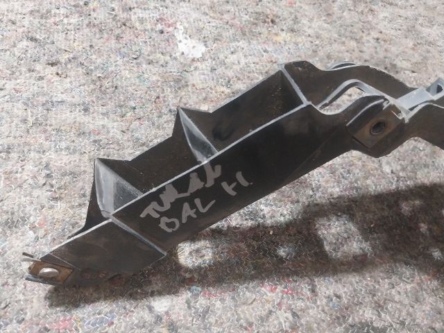 bontott VW TOURAN Bal hátsó Oldal Lökhárító Tartó (Műanyag)