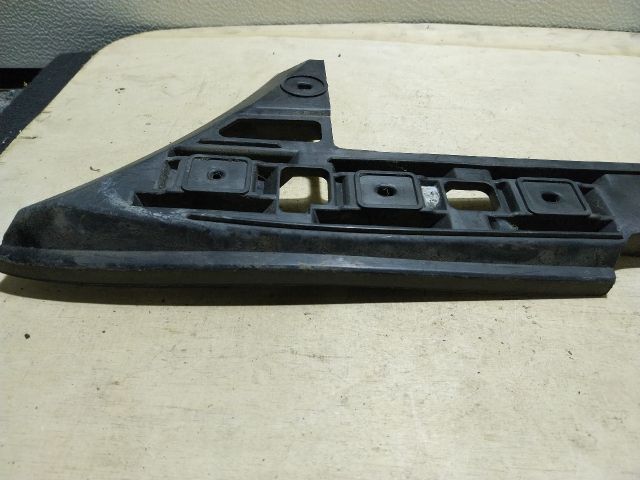 bontott VW TOURAN Bal hátsó Oldal Lökhárító Tartó (Műanyag)