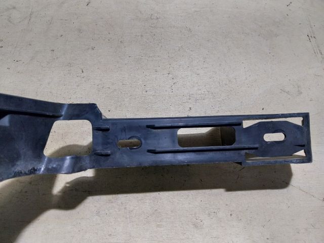 bontott VW TOURAN Bal hátsó Oldal Lökhárító Tartó (Műanyag)