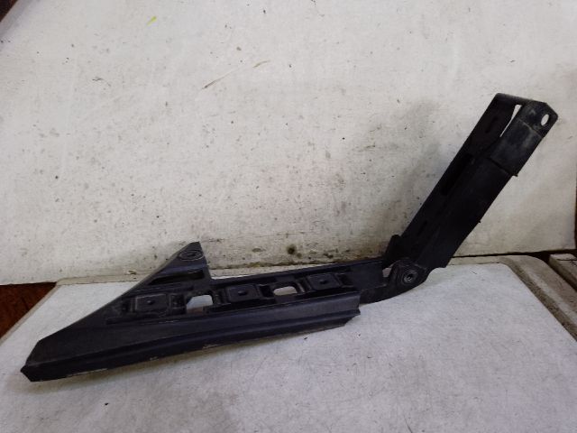 bontott VW TOURAN Bal hátsó Oldal Lökhárító Tartó (Műanyag)