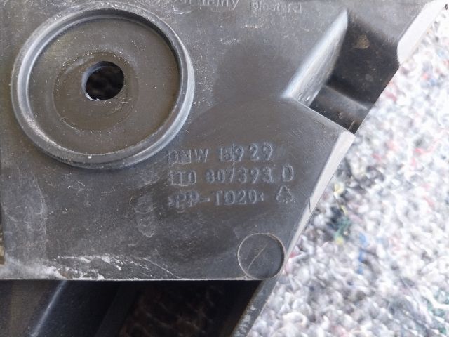 bontott VW TOURAN Bal hátsó Oldal Lökhárító Tartó (Műanyag)