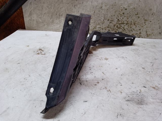 bontott VW TOURAN Bal hátsó Oldal Lökhárító Tartó (Műanyag)