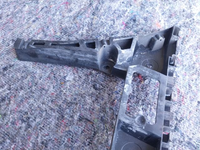 bontott VW TOURAN Bal hátsó Oldal Lökhárító Tartó (Műanyag)