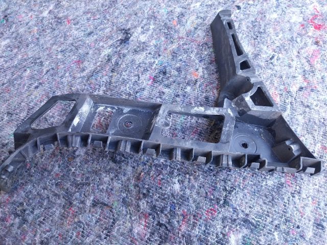 bontott VW TOURAN Bal hátsó Oldal Lökhárító Tartó (Műanyag)