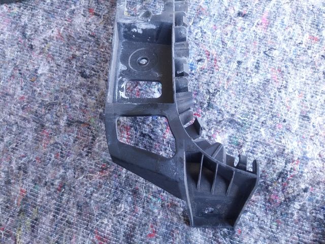 bontott VW TOURAN Bal hátsó Oldal Lökhárító Tartó (Műanyag)