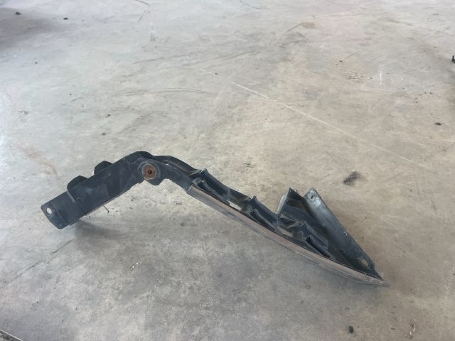 bontott VW TOURAN Bal hátsó Oldal Lökhárító Tartó (Műanyag)