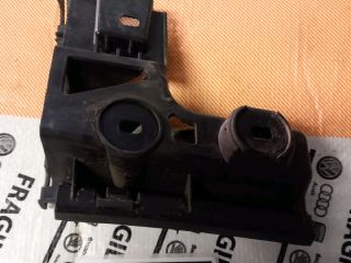 bontott VW TOURAN Bal hátsó Oldal Lökhárító Tartó (Műanyag)