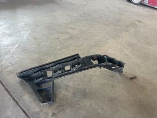 bontott VW TOURAN Bal hátsó Oldal Lökhárító Tartó (Műanyag)