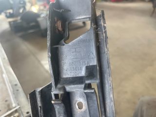 bontott VW TOURAN Bal hátsó Oldal Lökhárító Tartó (Műanyag)