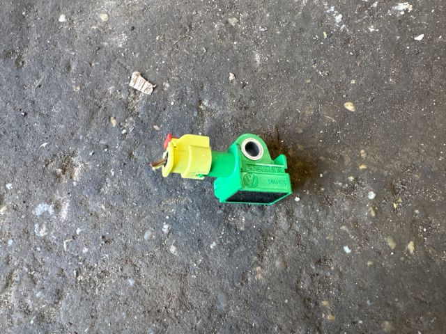 bontott VW TOURAN Bal hátsó Oldal Ütközés Érzékelő