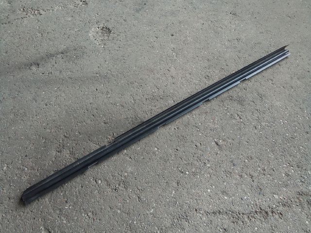 bontott VW TOURAN Bal hátsó Vízlehúzó Gumicsík