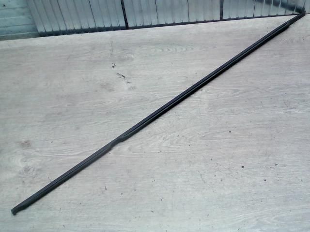 bontott VW TOURAN Bal hátsó Vízlehúzó Gumicsík