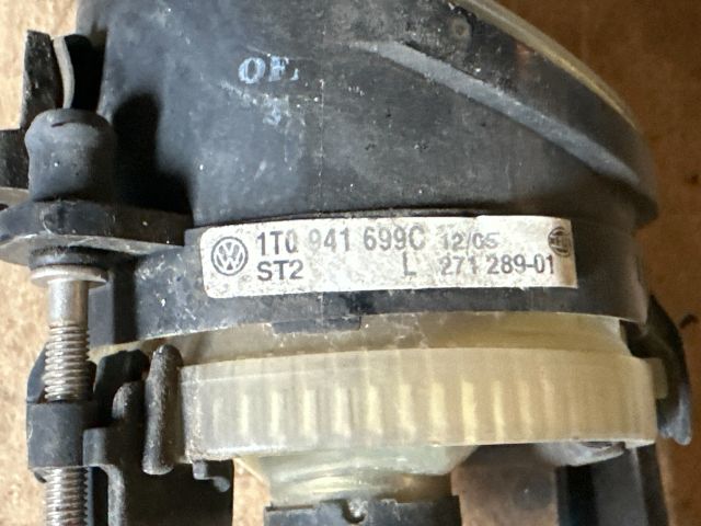 bontott VW TOURAN Bal Ködfényszóró