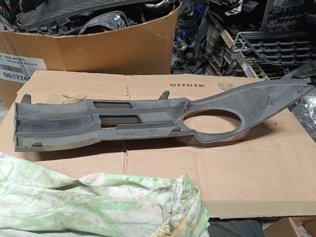 bontott VW TOURAN Bal Ködlámpa Rács