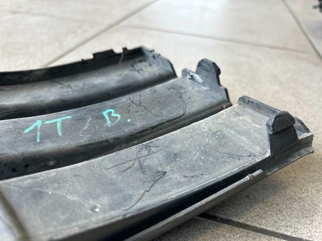 bontott VW TOURAN Bal Ködlámpa Rács