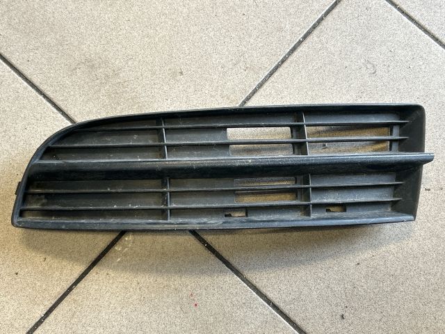 bontott VW TOURAN Bal Ködlámpa Rács