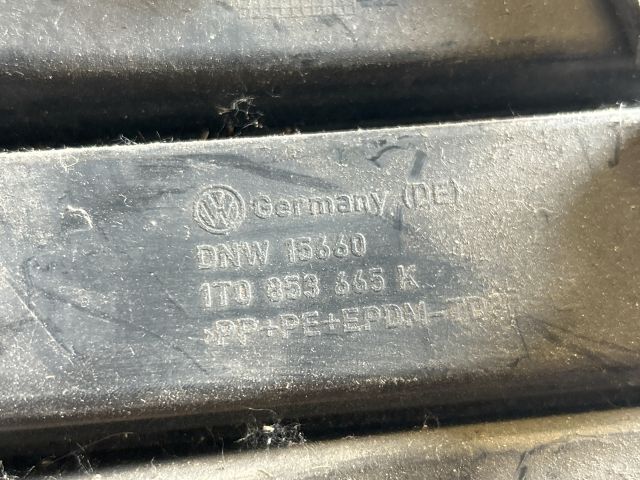 bontott VW TOURAN Bal Ködlámpa Rács