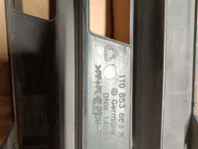 bontott VW TOURAN Bal Ködlámpa Rács