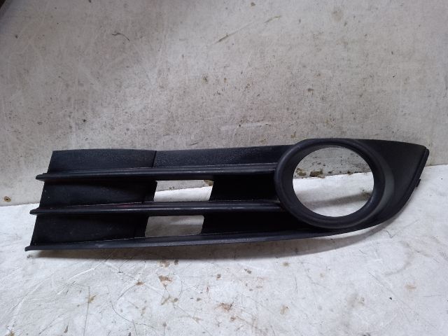 bontott VW TOURAN Bal Ködlámpa Rács