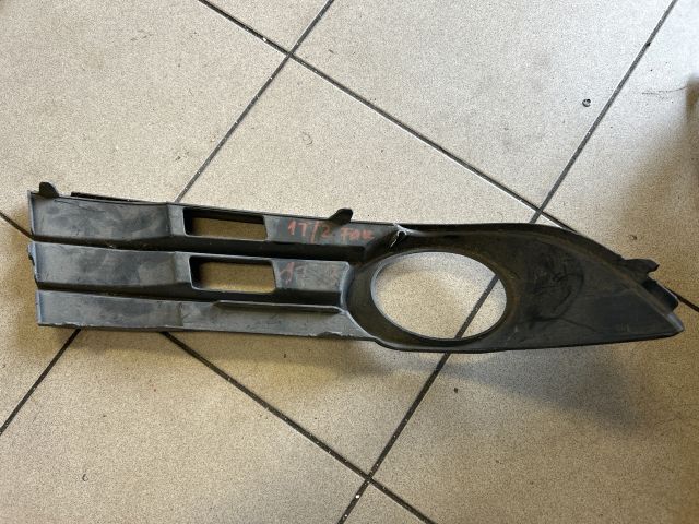 bontott VW TOURAN Bal Ködlámpa Rács