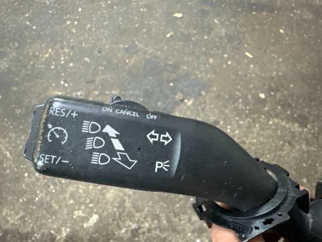 bontott VW TOURAN Bal Kormánykapcsoló Irányjelző (Tempomatos)