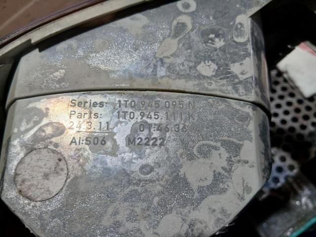 bontott VW TOURAN Bal Külső Hátsó Lámpa