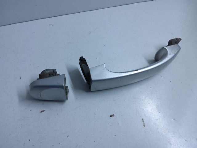 bontott VW TOURAN Bal Külső Kilincs (Pozíciófüggetlen)