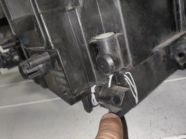 bontott VW TOURAN Bal Ledes Fényszóró