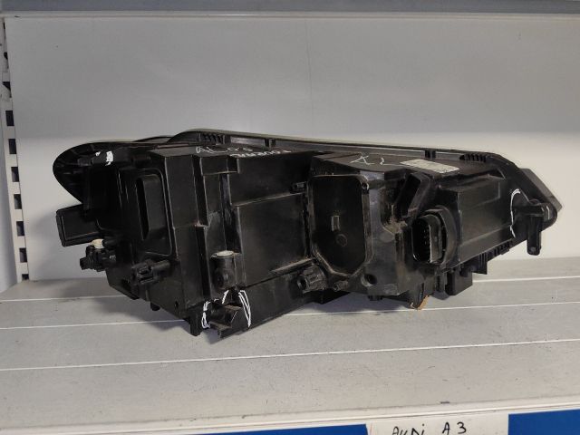 bontott VW TOURAN Bal Ledes Fényszóró