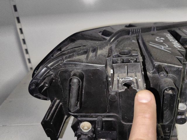 bontott VW TOURAN Bal Ledes Fényszóró