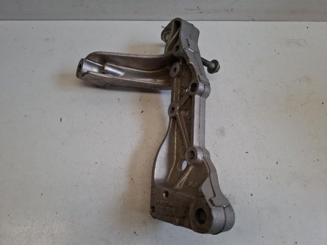 bontott VW TOURAN Bal Lengőkar Tartó